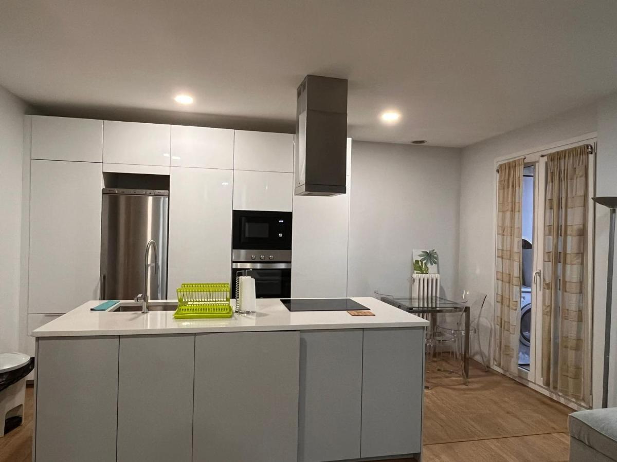 Habitacion En Vivienda Centrica Bilbao Lägenhet Rum bild
